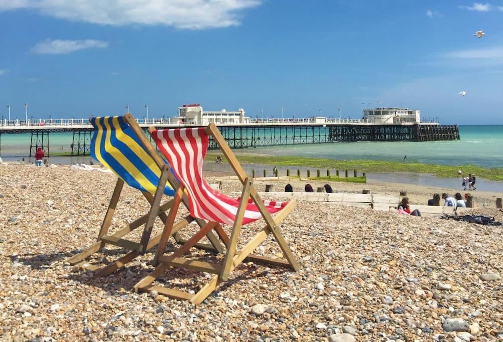 Lovely Bijou Loft Apt, One Road Back From The Sea Apartment Worthing Exterior foto